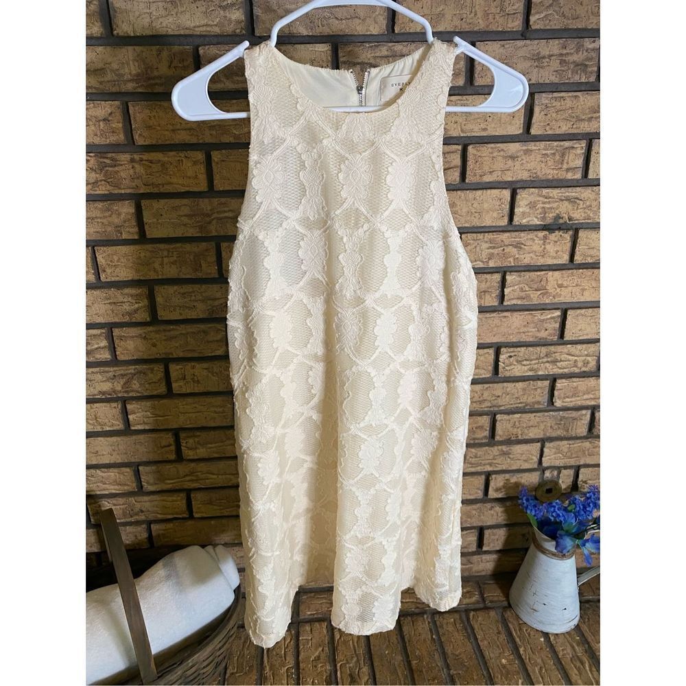 ‎Everly Lace Dress